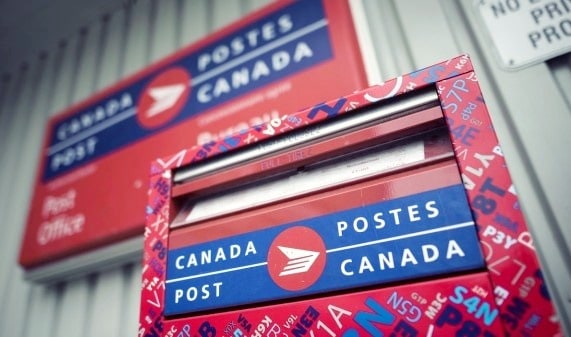 Changement d'adresse au Québec avec le service de réacheminement du courrier de Postes Canada